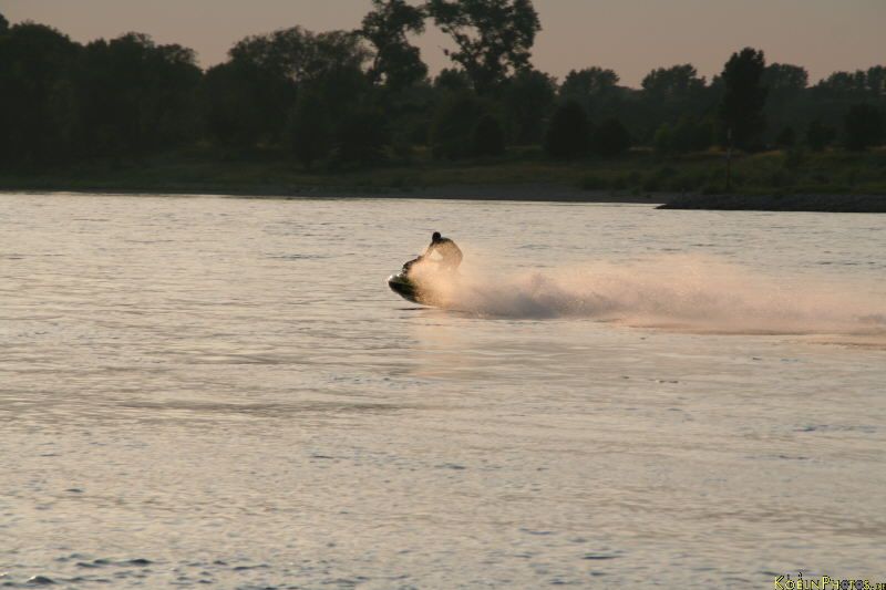 Bild 2006-07-12_Rodenkirchen_013.jpg wird geladen...