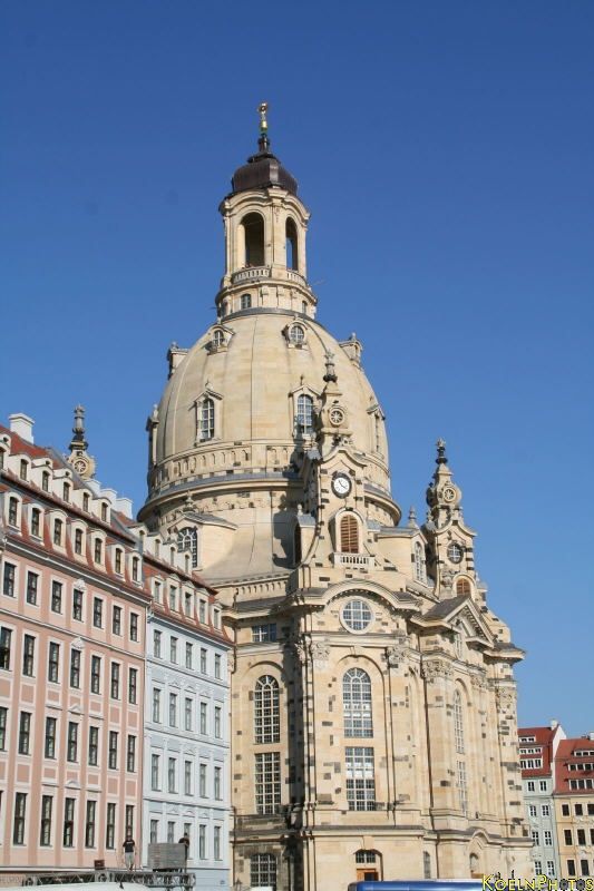 Bild a-2006-09_Dresden_EOS350D_0378.jpg wird geladen...