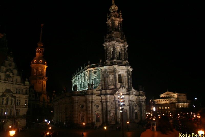 Bild a-2006-09_Dresden_EOS350D_0487.jpg wird geladen...