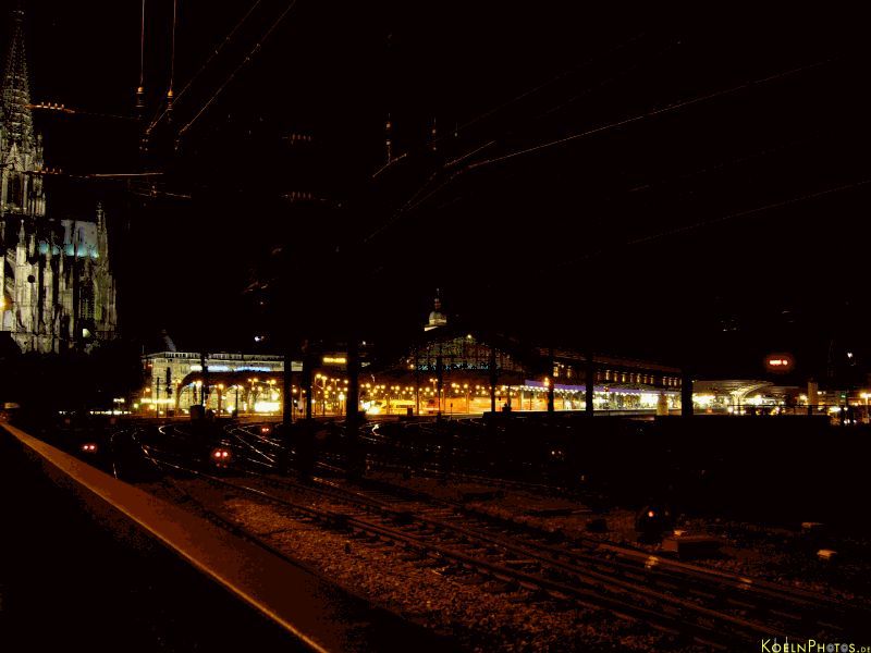 Bild 2005-09-22_Koeln-Nacht-FX8_085.JPG wird geladen...