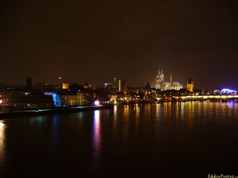 Bild 2006-04-15_koeln-severinsbruecke-fx9_023.JPG wird geladen...