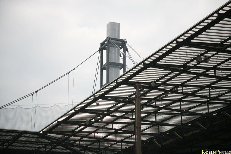 Bild 2007-06-03_RheinEnergeiStadion_012.JPG wird geladen...