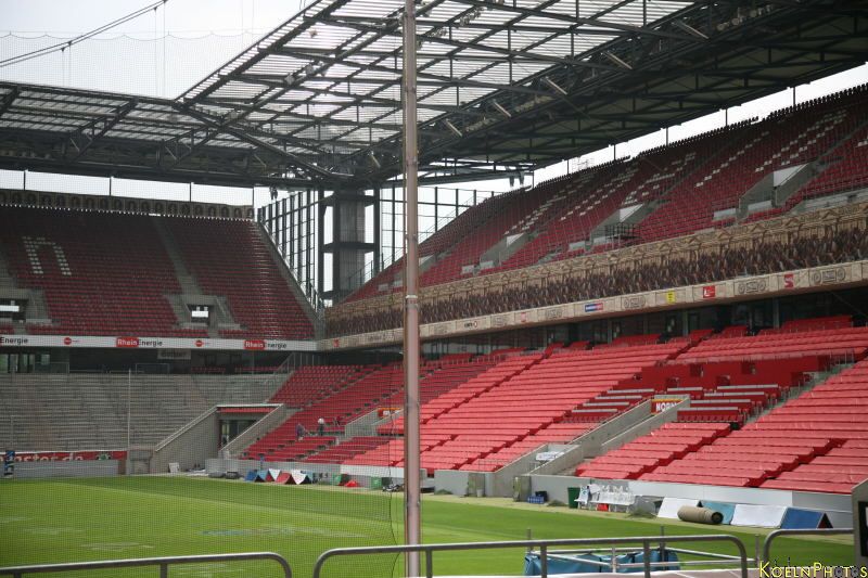 Bild 2007-06-03_RheinEnergeiStadion_013.JPG wird geladen...